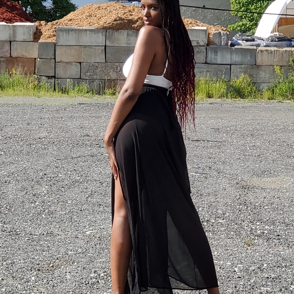 Black & Ivory Chiffon dress - Picture 2 of 5